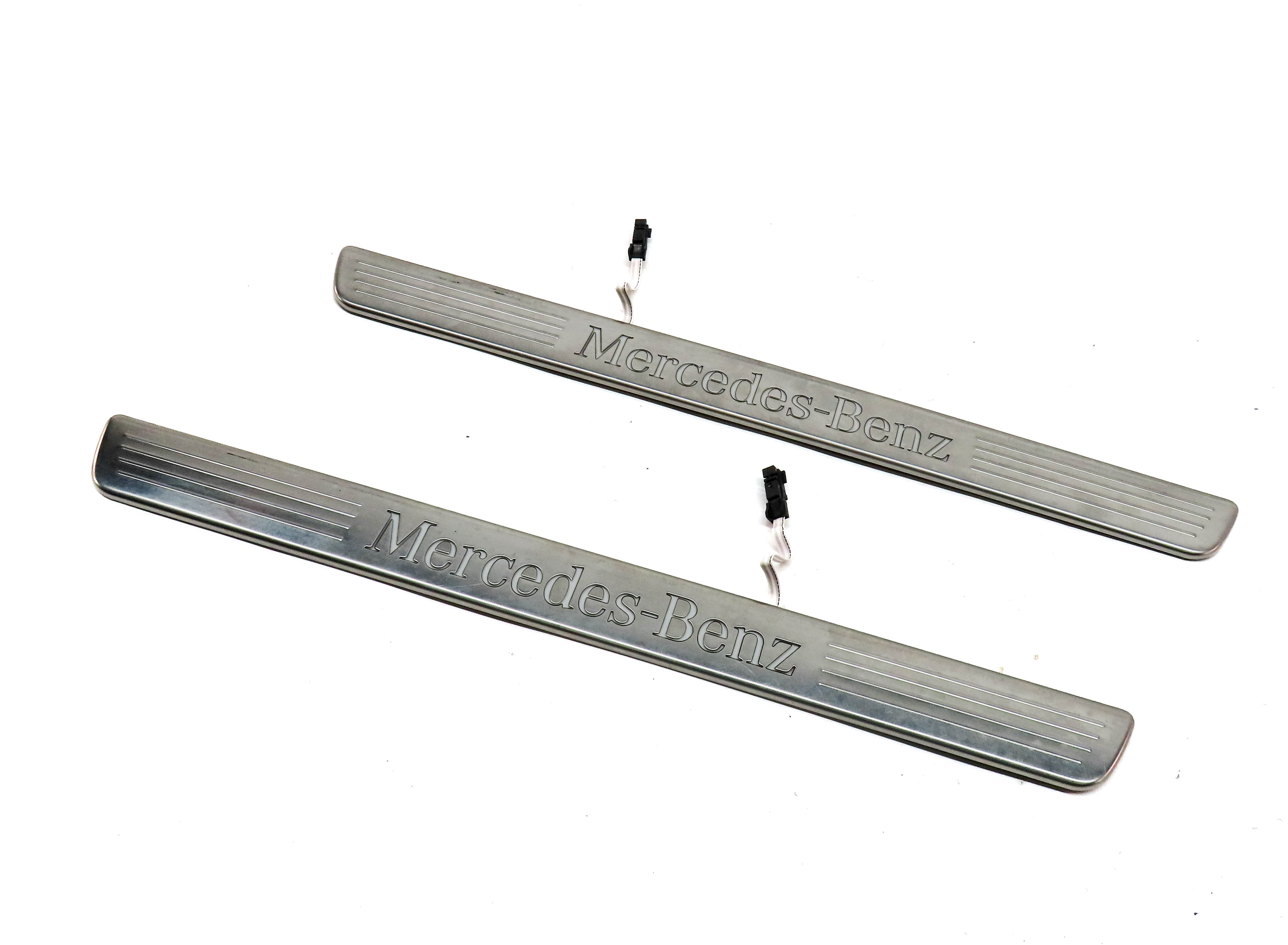 2013 MERCEDES GL350 (X166) FRONT LEFT & RIGHT LIGHTED DOOR SILL SCUFF PLATE SET2 — exact item pictured